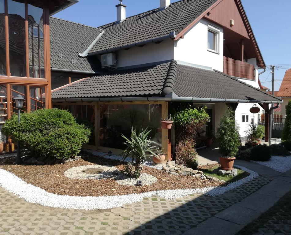 Stilus Apartman Szekszárd Exterior foto